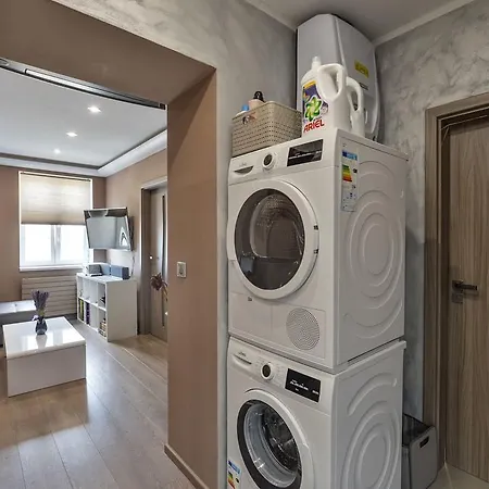 Comfort Letna Apartamento *